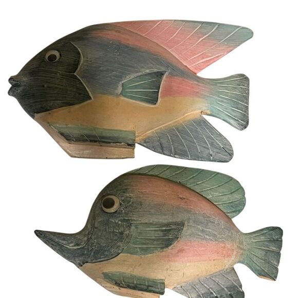 Vintage Hand-Painted Carved Wooden Fish Figurine Set Nautical Decor 70s 80s - Picture 1 of 6